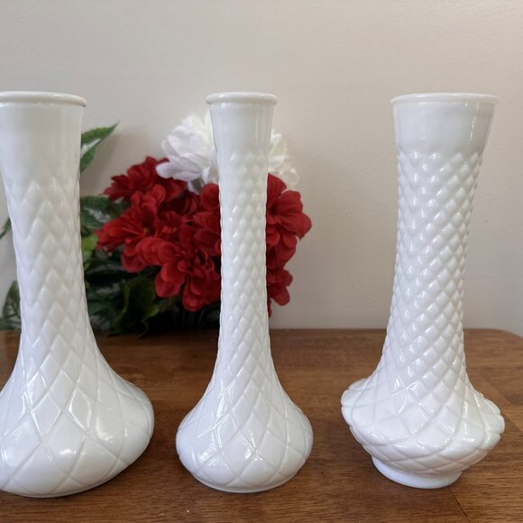 Vintage Milk Glass Vase Trio – Diamond Quilt Wedding‎ Centrepiece Set - Picture 3 of 8
